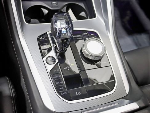 Used 2022 BMW X6 xDrive40i w/ M Sport Package image 26