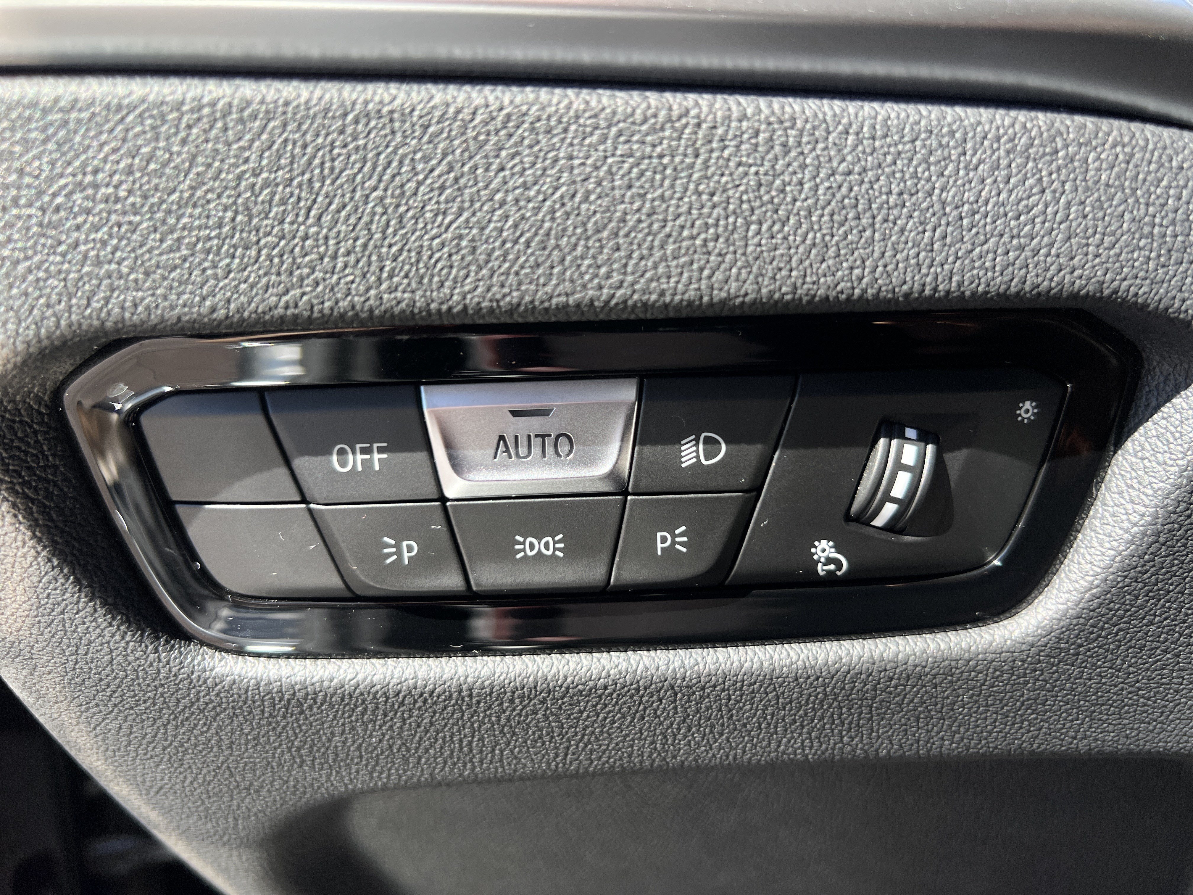 Certified 2026 BMW 430i Convertible RWD image 36