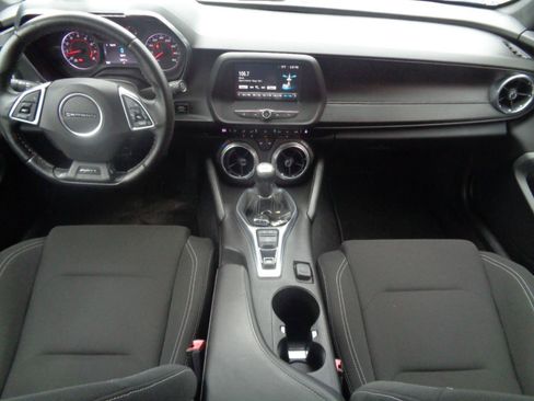 Used 2017 Chevrolet Camaro LT RWD image 7
