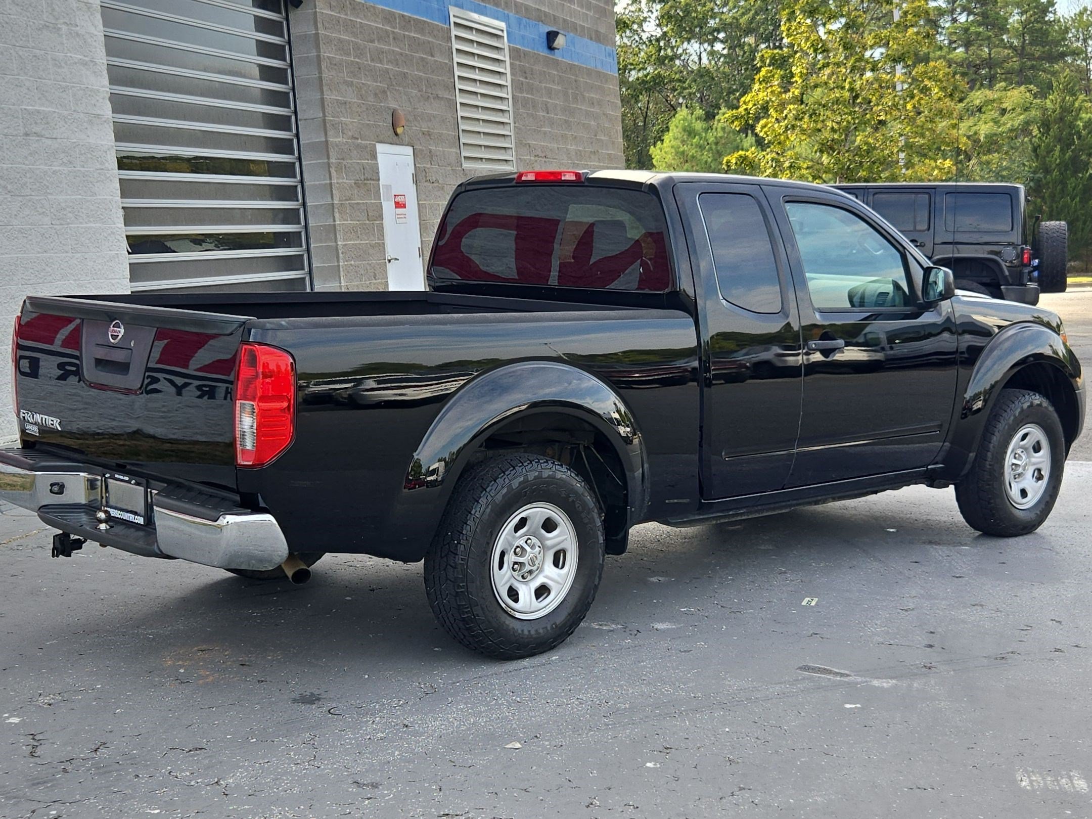 Used 2015 Nissan Frontier S w/ S Preferred Package RWD image 7