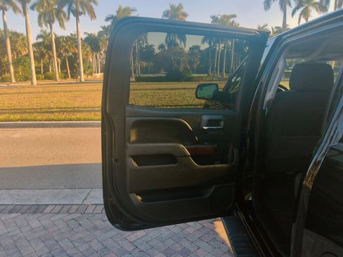 Used 2017 GMC Sierra 1500 SLE w/ SLE Value Package AWD/4WD image 25