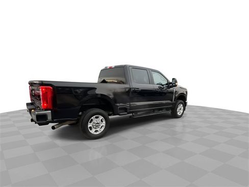 Used 2025 Ford F250 XLT image 9