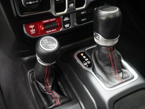Used 2020 Jeep Gladiator Rubicon AWD/4WD image 24