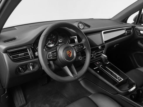Used 2025 Porsche Macan image 4