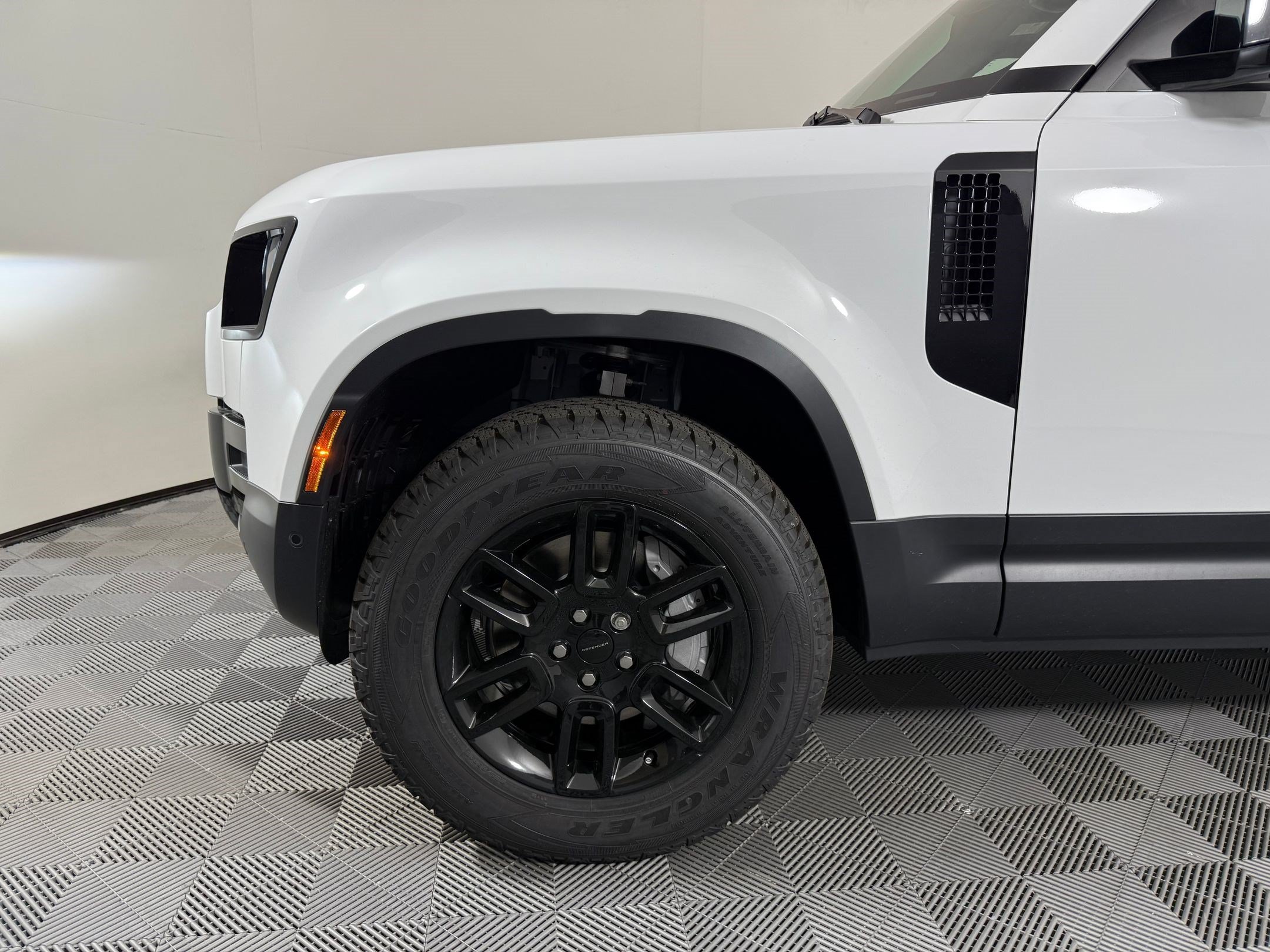 New 2026 Land Rover Defender 110 S AWD/4WD image 12