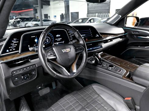 Used 2023 Cadillac Escalade Sport Platinum w/ LPO, ONYX Package AWD/4WD image 7