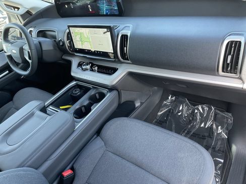 New 2026 Ford Expedition Active RWD image 12