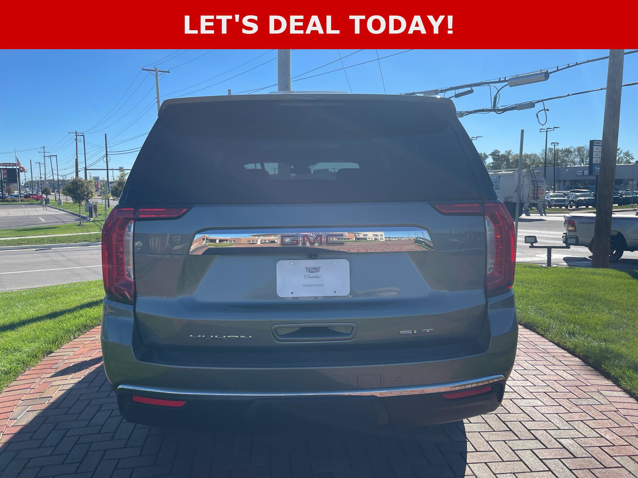 Used 2023 GMC Yukon XL SLT w/ SLT Luxury Package AWD/4WD image 10