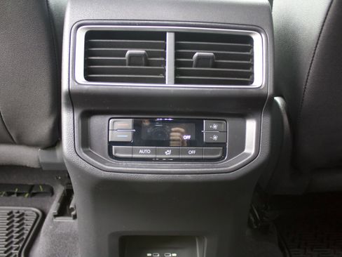 New 2026 Volkswagen Atlas SE image 27