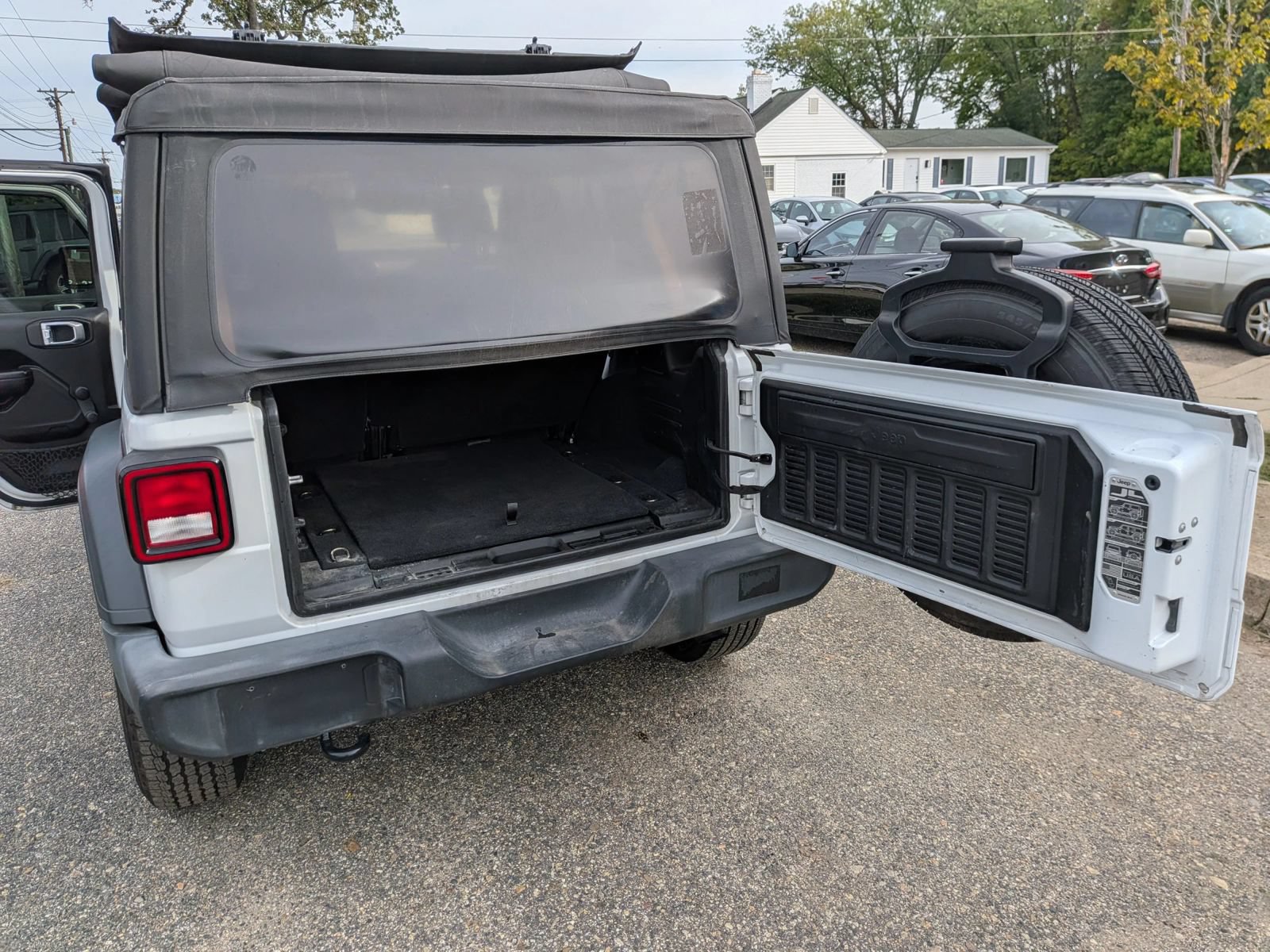 Used 2018 Jeep Wrangler Unlimited Sport AWD/4WD image 27