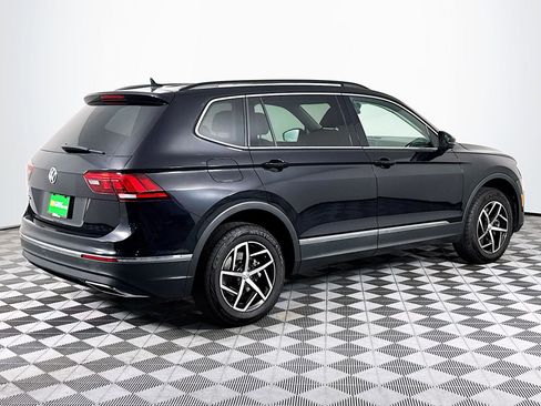 Used 2020 Volkswagen Tiguan SE w/ Panoramic Sunroof Package image 8