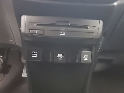 Used 2023 Honda Odyssey Elite image 38