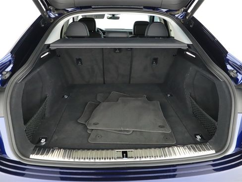 Certified 2022 Audi e-tron Premium image 29