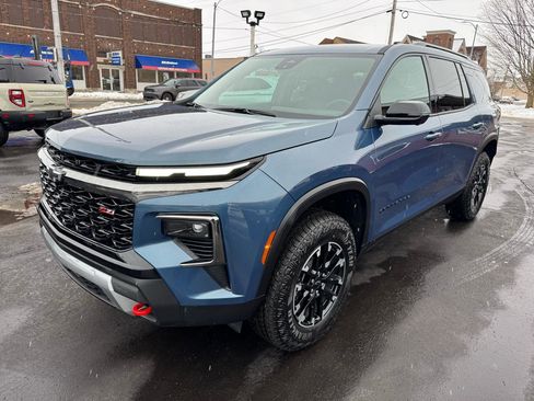 Used 2025 Chevrolet Traverse Z71 w/ Driver Confidence Package image 1