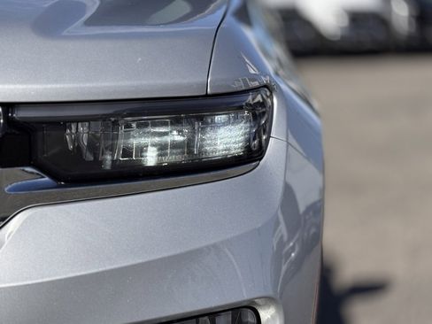 Used 2023 Jeep Grand Cherokee Limited image 8