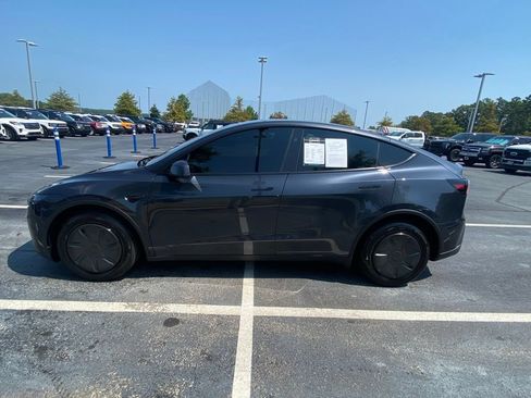 Used 2026 Tesla Model Y AWD image 4