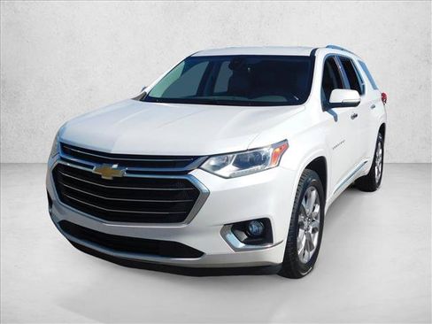 Used 2021 Chevrolet Traverse Premier AWD/4WD image 2