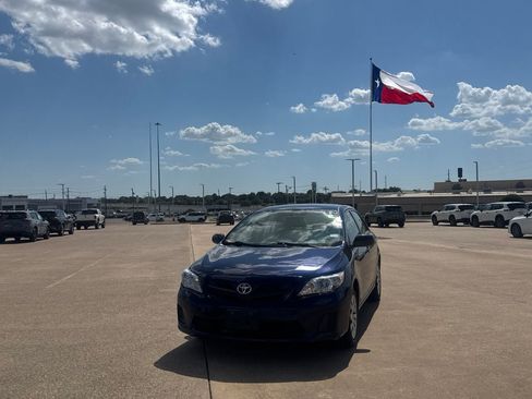 Used 2011 Toyota Corolla S FWD image 7