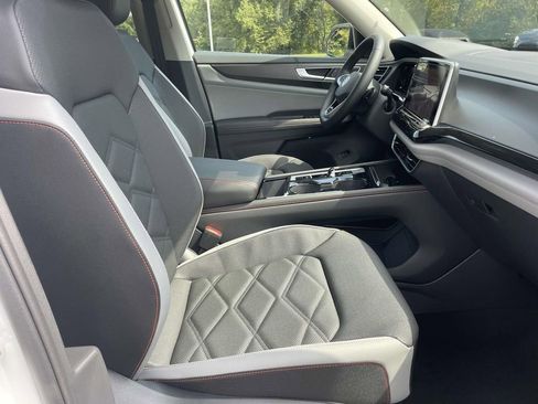 New 2026 Volkswagen Atlas Peak Edition AWD/4WD image 8