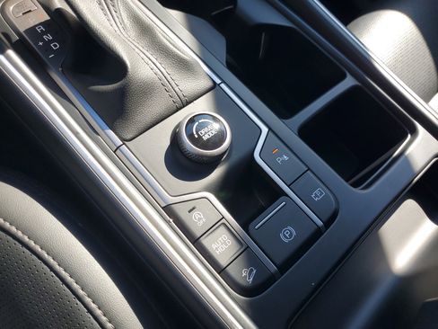 Certified 2024 Kia Sorento S w/ Panoramic Sunroof Package image 38