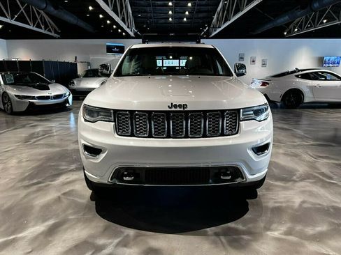 Used 2020 Jeep Grand Cherokee Overland AWD/4WD image 8