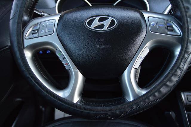Used 2012 Hyundai Tucson GLS AWD/4WD image 18