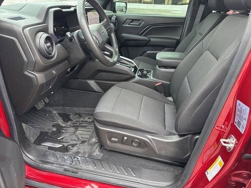 Used 2024 Chevrolet Colorado Trail Boss w/ Technology Package image 18