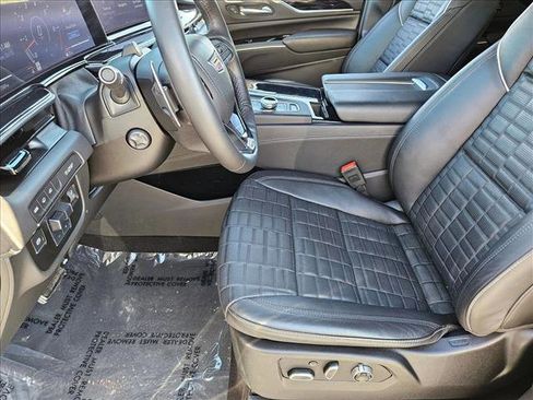 Used 2024 Cadillac Escalade V w/ LPO, ONYX Package image 16