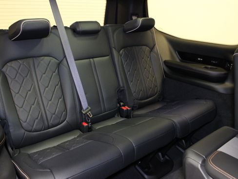 New 2023 Jeep Grand Wagoneer Series III AWD/4WD image 20