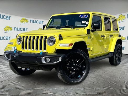 Used 2022 Jeep Wrangler Unlimited Sahara w/ Cold Weather Group AWD/4WD image 3