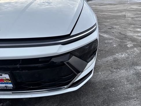 Used 2025 Hyundai Sonata Limited image 42