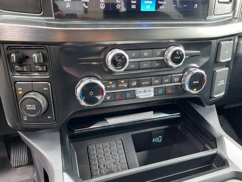 Certified 2024 Ford F250 Lariat w/ Sport Appearance Package image 33