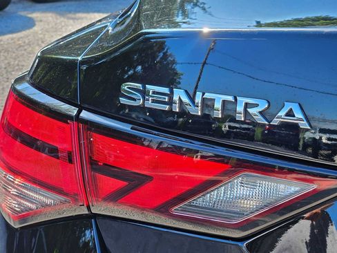 Used 2020 Nissan Sentra SV w/ SV Premium Package FWD image 12