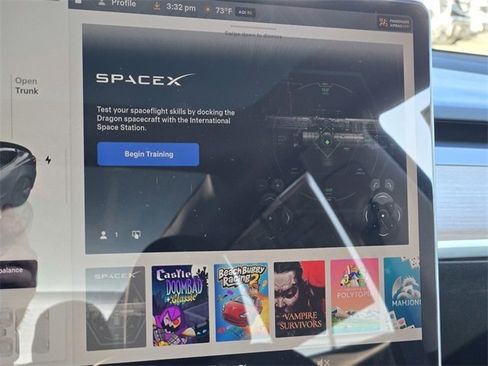 Used 2023 Tesla Model 3 Standard Range image 19