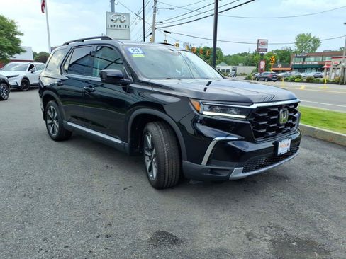 Used 2023 Honda Pilot Elite image 3
