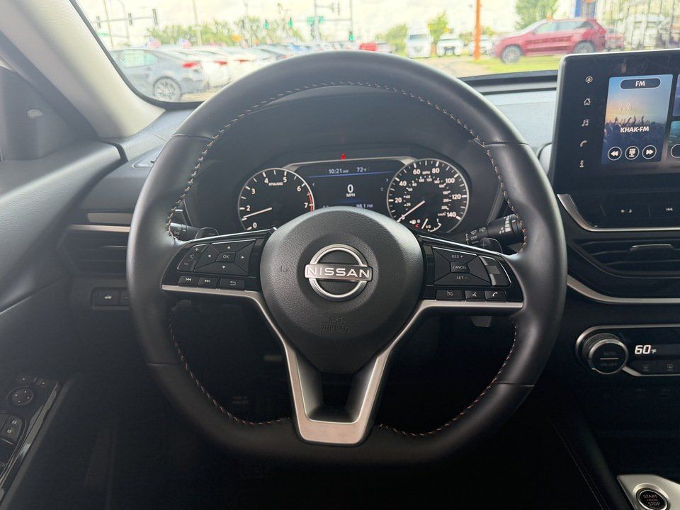 Used 2025 Nissan Altima 2.5 SR w/ SR Premium Package FWD image 13