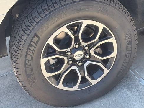 Used 2023 Ford Expedition XLT AWD/4WD image 10