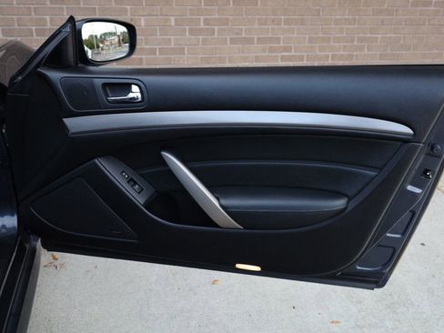 Used 2011 INFINITI G37 Journey w/ Premium Pkg image 18