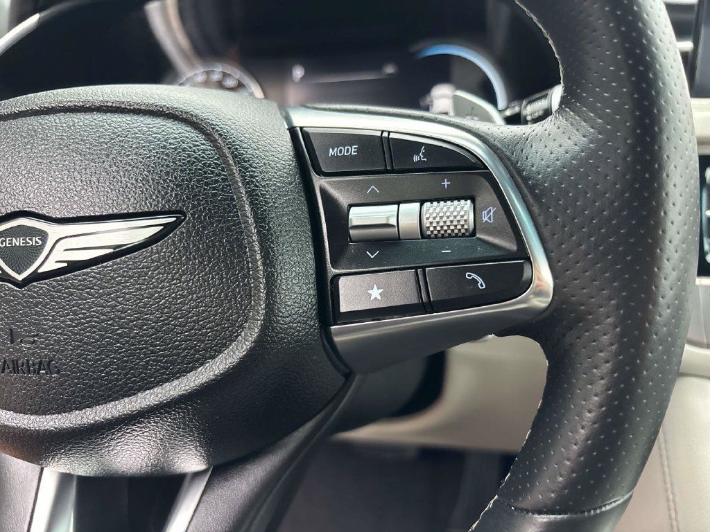 Used 2025 Genesis G70 2.5T AWD/4WD image 18