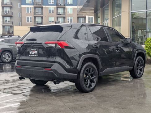 Used 2022 Toyota RAV4 LE image 3