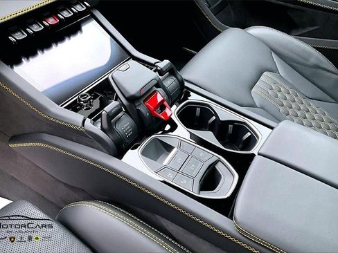 Used 2025 Lamborghini Urus SE image 16