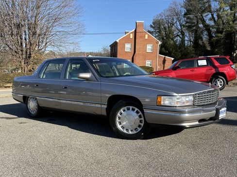 Used 1996 Cadillac De Ville Base image 2
