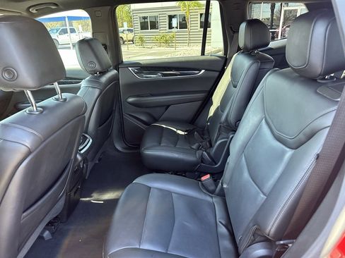 Used 2022 Cadillac XT6 Premium Luxury w/ Technology Package image 17