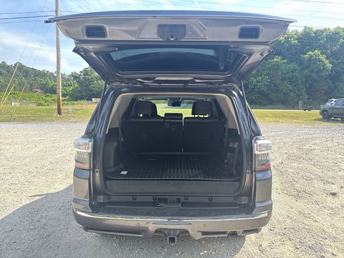 Used 2022 Toyota 4Runner Limited AWD/4WD image 26