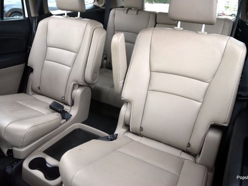 Used 2020 Honda Pilot Touring image 12