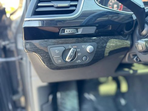 Used 2019 Audi Q7 3.0T Prestige AWD/4WD image 18