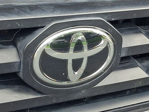 Used 2022 Toyota Tacoma SR w/ SR Convenience Package RWD image 30