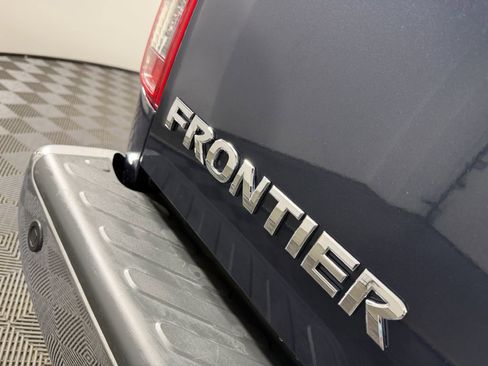 Used 2019 Nissan Frontier SV w/ Value Truck Package AWD/4WD image 11