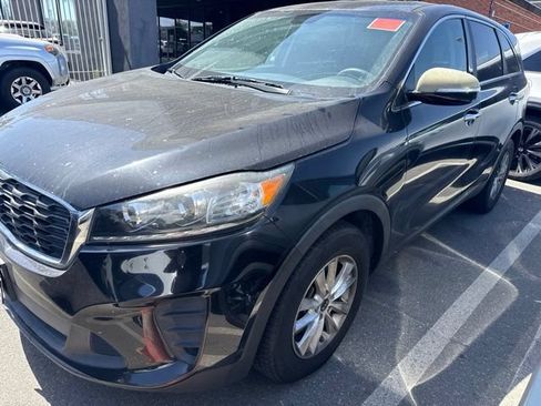 Used 2019 Kia Sorento FWD image 2