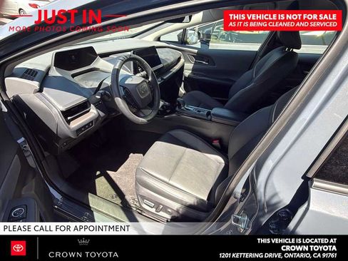 Used 2026 Toyota Prius XLE FWD image 3